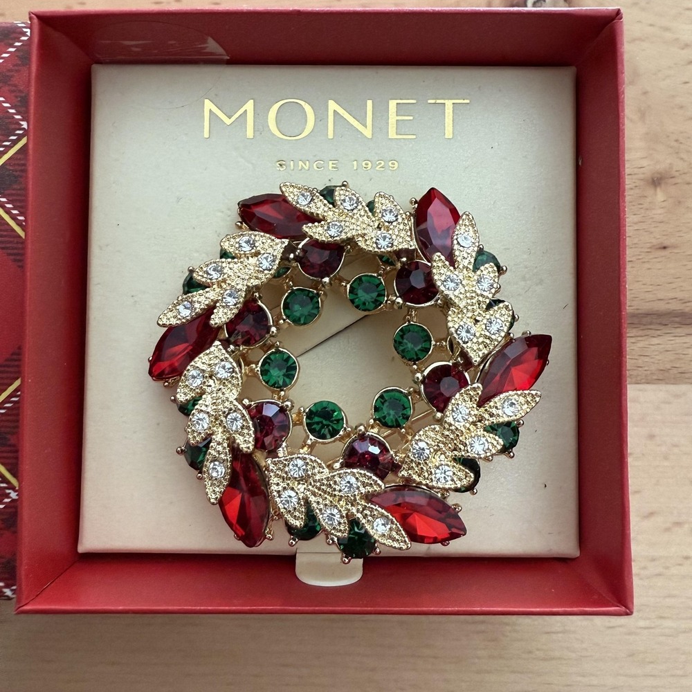 Monet Holiday Wreath Brooch Pin Red Green Rhinestone Crystal Gold Tone Gift Box